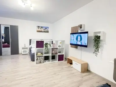 TV/Unterhaltungsangebot in der Unterkunft Perfekte 1,5 Wohnung Zentral in Leonberg gegenüber Einkaufzentrum
