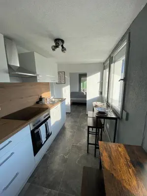 Küche/Küchenzeile in der Unterkunft Nisay Home - 4 Room Apartment - A2