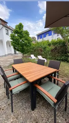 Ein Garten an der Unterkunft Nisay Home - 3 Room Apartment - A3