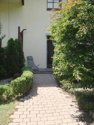 Ein Garten an der Unterkunft Ferienwohnung-Barrique