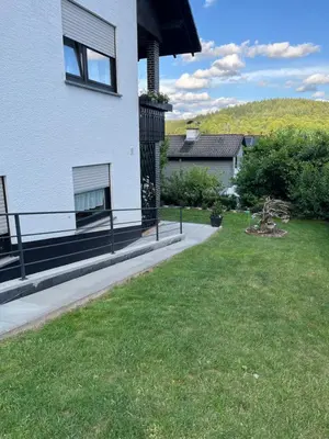 Ein allgemeiner Bergblick oder ein Berglick von der Ferienwohnung aus