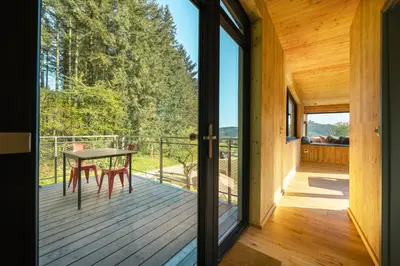 Ein Balkon oder eine Terrasse in der Unterkunft Baumhausapartment