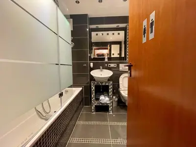 Ein Badezimmer in der Unterkunft Goldstadt Panorama Suite - City Aparament Pforzheim