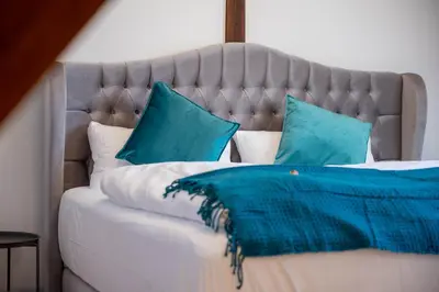 Ein Bett oder Betten in einem Zimmer der Unterkunft Lit Living - Luxury - Box Spring - Parking - 4 Bed Rooms - 13 persons - Duplex apartment