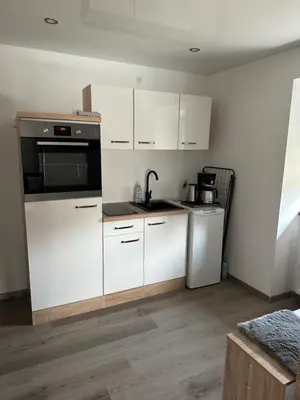 Küche/Küchenzeile in der Unterkunft KRAICHGAU # 2-ZKD mit EBK, WLAN, Monteurzimmer, SELF-CHECK-IN