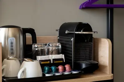 Kaffee-/Teezubehör in der Unterkunft Premier Inn Heidelberg City Centre