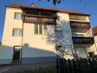 Das Gebäude in dem sich die Ferienwohnung befindet