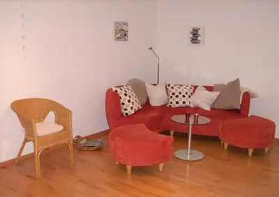 Ein Sitzbereich in der Unterkunft Ferienwohnung Weitsicht