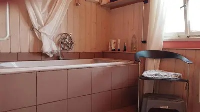 Ein Badezimmer in der Unterkunft Zimmer mit zwei Räumen