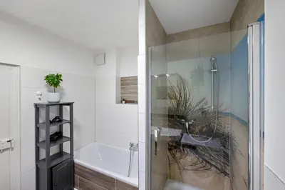 Ein Badezimmer in der Unterkunft BackHome - SUITE XL - Parkhaus - Fantastische Schlosslage - SmartTV - Waschmaschine - Netflix - 90qm - 24h Checkin - Apartment 2