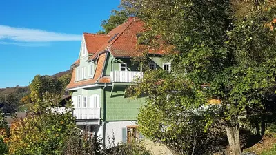 Das Gebäude in dem sich die Ferienwohnung befindet