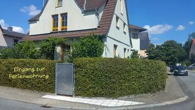 Das Gebäude in dem sich die Ferienwohnung befindet