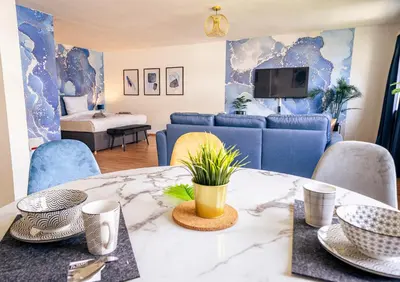 Ein Sitzbereich in der Unterkunft City Loft - 5 Min Rhein-Galerie