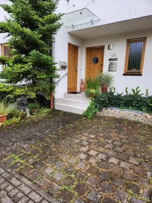 Ein Garten an der Unterkunft Ferienwohnung in Worms