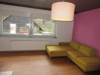 Ein Sitzbereich in der Unterkunft Ferienwohnung in Waldnähe