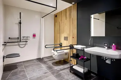 Ein Badezimmer in der Unterkunft Moxy Karlsruhe