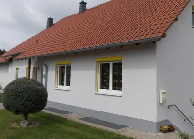 Das Gebäude in dem sich die Ferienwohnung befindet