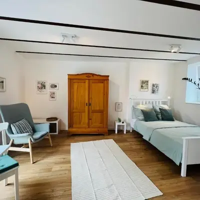 Vyne Apartments - Studio - Privater Hof - Parkplatz - nahe Weinstraße