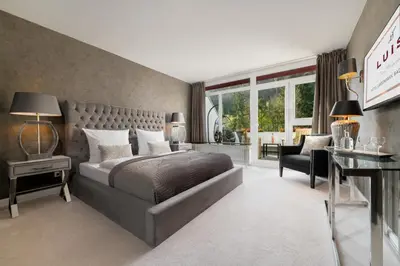 Ein Sitzbereich in der Unterkunft Hotel Luisenpark