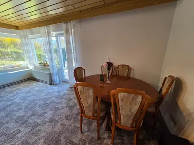 Ein Sitzbereich in der Unterkunft Ferienwohnung Freudenberg
