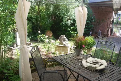 Ein Garten an der Unterkunft Schönbachhof