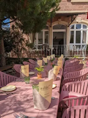 Ein Restaurant oder anderes Speiselokal in der Unterkunft Gasthaus Mandelhof