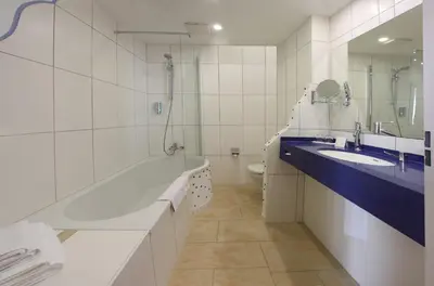 Ein Badezimmer in der Unterkunft Hotel zur Pfalz