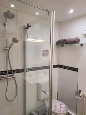Ein Badezimmer in der Unterkunft Souterrainwohnung