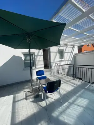 Ein Balkon oder eine Terrasse in der Unterkunft Kleine aber feies Zimmer