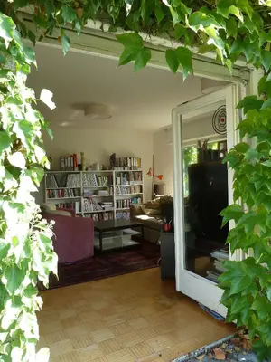 Die Bibliothek im Privatzimmer