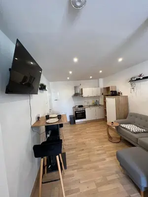Küche/Küchenzeile in der Unterkunft Gemütliches Studio-Apartment in Karlsruhe Neureut - Nähe Uni-KIT-Messe, Fußbodenheizung, Regendusche, Waschmaschine, Stellplatz