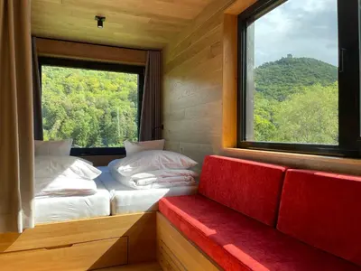 Ein Sitzbereich in der Unterkunft Bergchalet auf Stelzen