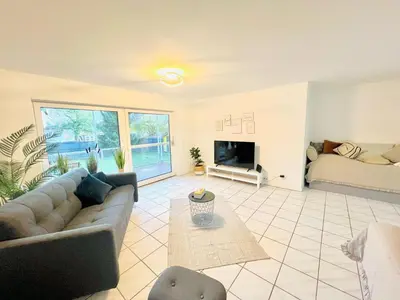TV/Unterhaltungsangebot in der Unterkunft Homely - modern - für 4 - Boxspringbetten - Internet
