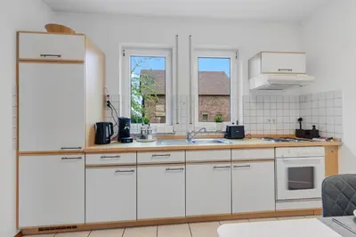 Küche/Küchenzeile in der Unterkunft WINETIME - für 3 - nähe Madenburg - Burg Landeck