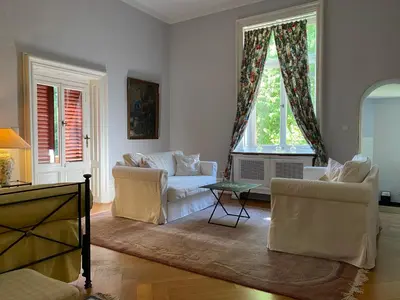 Ein Sitzbereich in der Unterkunft Schloss Langenzell, Grafensuite