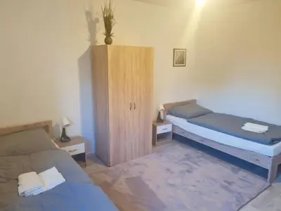 Ein Sitzbereich in der Unterkunft Spacious 4-Bedroom Apartment with Balcony near Frankfurt