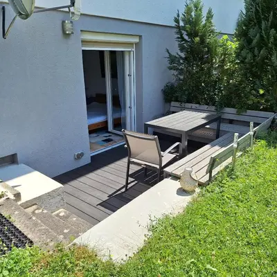 Ein Garten an der Unterkunft Schöni´s Zimmer