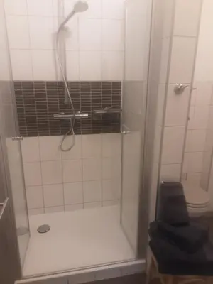Ein Badezimmer in der Unterkunft Ferienhäuschen am Heumarkt