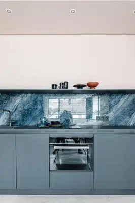Küche/Küchenzeile in der Unterkunft Exklusive Design Appartement Deep Blue Neubau