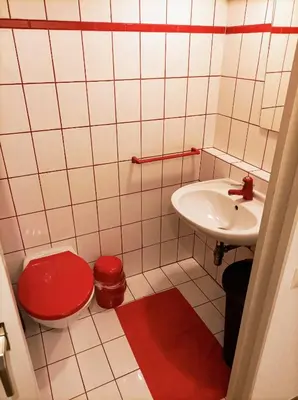 Ein Badezimmer in der Unterkunft Kleine Ferienwohnung mit Terrasse am Waldrand