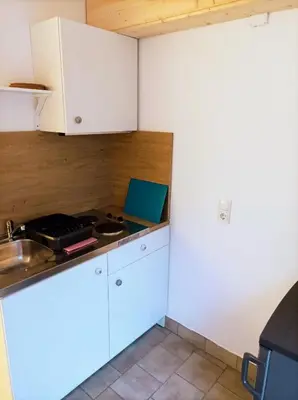 Küche/Küchenzeile in der Unterkunft Kleine Ferienwohnung mit Terrasse am Waldrand
