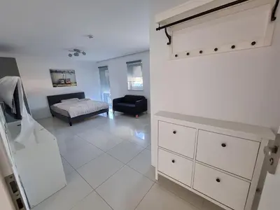 Ein Bett oder Betten in einem Zimmer der Unterkunft Landau, schöne helle gemütliche Wohnung