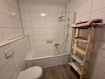 Ein Badezimmer in der Unterkunft Landau, schöne helle gemütliche Wohnung
