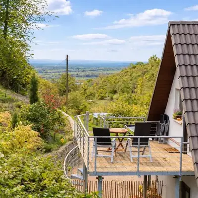 Direkt am Wald mit Panoramablick bis zur Pfalz