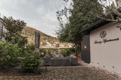 Ein allgemeiner Bergblick oder ein Berglick von der Ferienwohnung aus