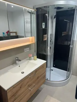 Ein Badezimmer in der Unterkunft Moderne ruhige Ferienwohnung