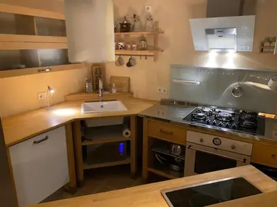 Küche/Küchenzeile in der Unterkunft Fachwerkhaus mit Sauna & Kamin in St Martin