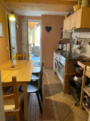 Küche/Küchenzeile in der Unterkunft Gemütliche Hof Wohnung in St Martin mit Sauna