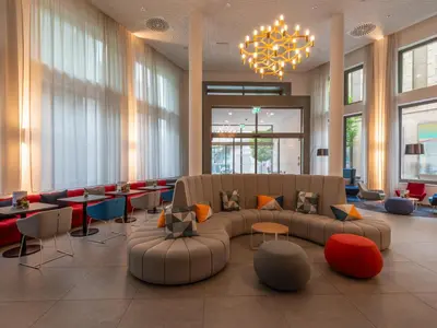 Ein Sitzbereich in der Unterkunft Holiday Inn Express Heilbronn by IHG