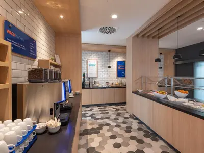 Küche/Küchenzeile in der Unterkunft Holiday Inn Express Heilbronn by IHG
